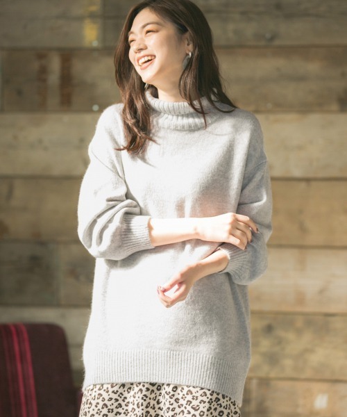 GLOBAL WORK(グローバルワーク)の「マシュマロタッチチュニックプルオーバー/854914(ニット/セーター・レディース・ブラウン/ライトグレー/ブラック/ホワイト/ベージュ/グリーン系その他6・MEDIUM/LARGE)」の3枚目の写真