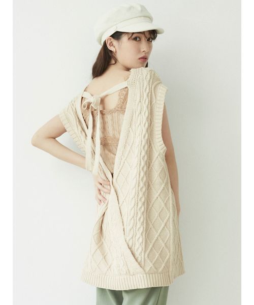 dazzlin(ダズリン)の「ケーブルバックデザインロングベスト(ベスト・レディース・ベージュ/ブラウン/カーキ/アイボリー・FREE)」の3枚目の写真