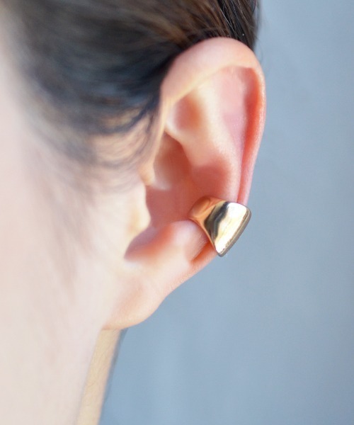 Fun & Daily（ファンアンドデイリー）の「F&D : ワイドイヤーカフ（イヤーカフ・レディース・シルバー/ゴールド・FREE）」の4枚目の写真