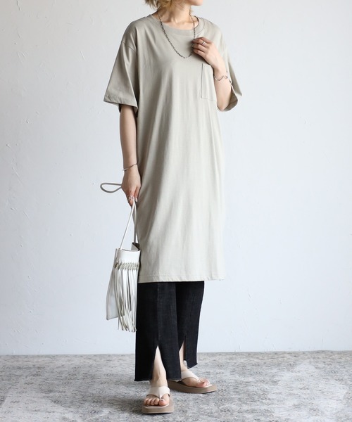 Fizz(フィズ)の「【Fizz/フィズ】 ポケット付きビッグチュニック(チュニック・レディース・ブラック/カーキ/グレイッシュベージュ/アイボリー/マスタード/パープル/ベージュ/モカ/ブルー・M)」の5枚目の写真