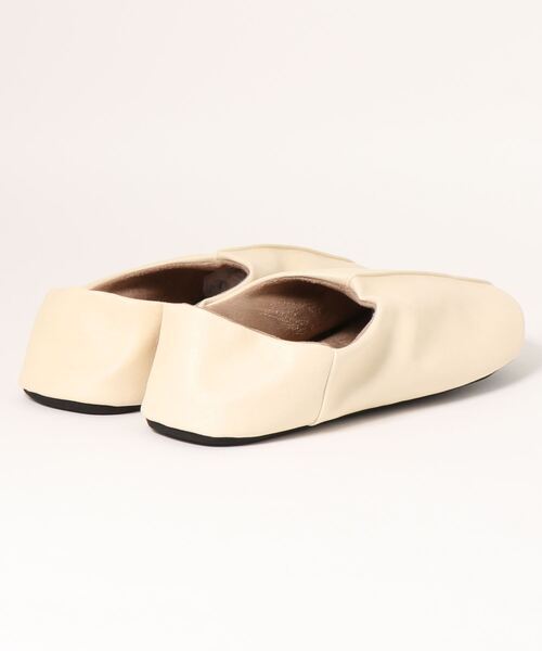 sarasa design（サラサデザイン）の「b2c マエストロ｜抗菌＆防臭（ルームシューズ/スリッパ・レディース・ホワイト/ベージュ/ダークブラウン/シルバー/ブラック・M/L/XS/S）」の18枚目の写真