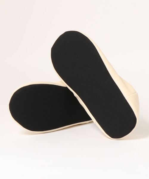 sarasa design（サラサデザイン）の「b2c マエストロ｜抗菌＆防臭（ルームシューズ/スリッパ・レディース・ホワイト/ベージュ/ダークブラウン/シルバー/ブラック・M/L/XS/S）」の19枚目の写真