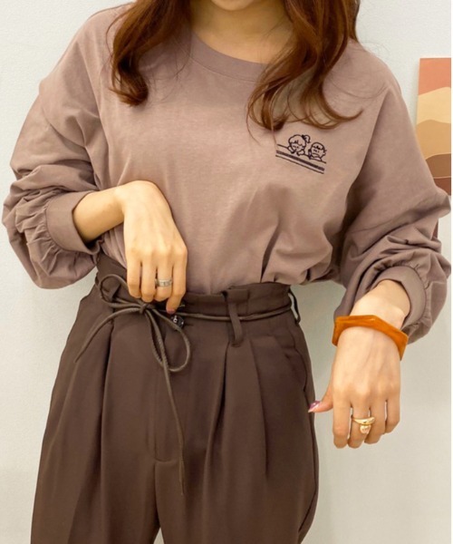 apres jour（アプレジュール）の「アソート袖ボリュームロンT【ZOZOTOWN限定アイテム】（Tシャツ/カットソー・レディース・ブラック/ライトブラウン/ブラック系その他2/ラベンダー/ホワイト系その他4/モカ/ライトホワイト/ブラウン系その他/ダークブラウン/アイボリー/ホワイト系その他5/ホワイト系その他2/ホワイト系その他3/ホワイト/その他/チャコールグレー/オフホワイト/ホワイト系その他・フリー）」の14枚目の写真