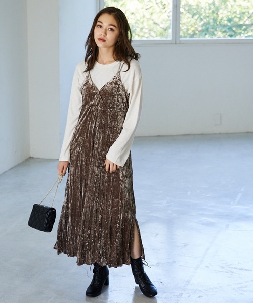 Heather（ヘザー）の「クラッシュベロアキャミワンピース 898015（ワンピース・レディース・ベージュ系その他/グレー系その他/ブルー・FREE）」の19枚目の写真