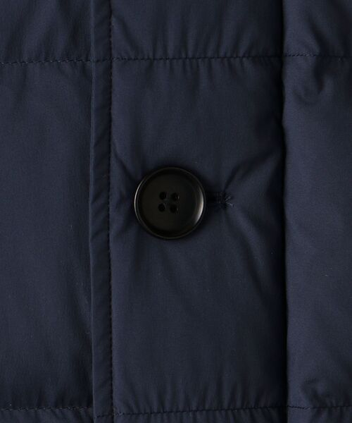 SHIPS（シップス）の「SHIPS: 小松マテーレ ダントツ撥水(R) フード/シングル ダウンコート(ダウンジャケット)（ダウンジャケット/コート・メンズ・ブラック/オリーブ/ベージュ/ネイビー・SMALL/LARGE/MEDIUM/X-LARGE）」の21枚目の写真