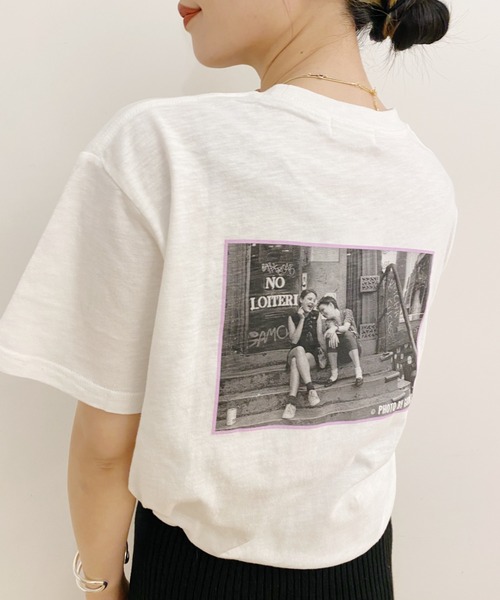 SHENERY(シーナリー)の「GODLIS フォトTee01(Tシャツ/カットソー・レディース・オフホワイト・FREE)」の1枚目の写真