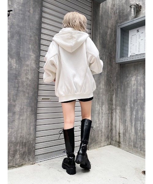 ENVYM（アンビー）の「ラインルーズＰＫ（パーカー・レディース・グレー/ホワイト/ブラック・FREE）」の10枚目の写真