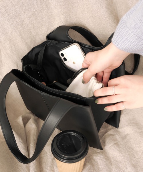 Bab（バブ）の「【WEB限定】ツートーンフェイクレザーハンドバッグ（ハンドバッグ・レディース・ブラック/ベージュ/ブラウン・FREE）」の19枚目の写真