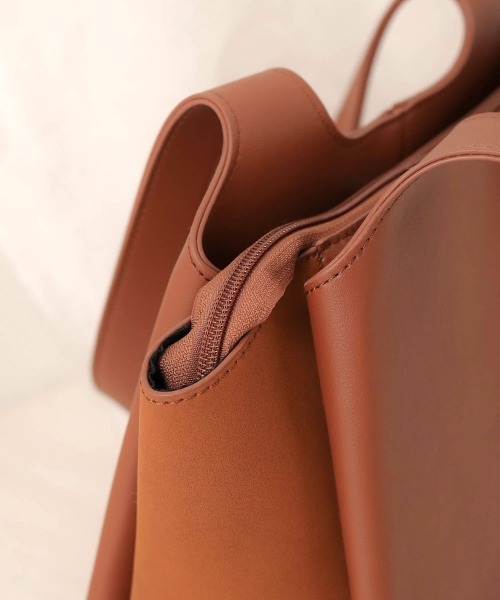 Bab（バブ）の「【WEB限定】ツートーンフェイクレザーハンドバッグ（ハンドバッグ・レディース・ブラック/ベージュ/ブラウン・FREE）」の11枚目の写真