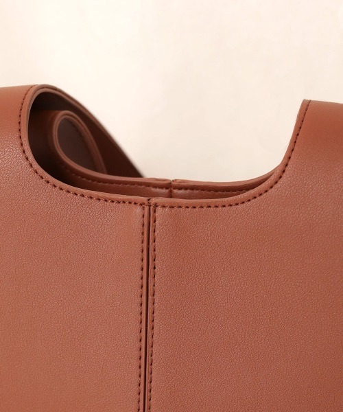 Bab（バブ）の「【WEB限定】ツートーンフェイクレザーハンドバッグ（ハンドバッグ・レディース・ブラック/ベージュ/ブラウン・FREE）」の8枚目の写真