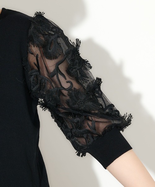 natural couture(ナチュラルクチュール)の「3Dレース袖華やか2WAYトップス(ニット/セーター・レディース・ピンクベージュ/ブラック/ベージュ/オフホワイト・FREE)」の14枚目の写真
