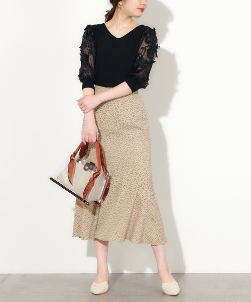 natural couture(ナチュラルクチュール)の「3Dレース袖華やか2WAYトップス(ニット/セーター・レディース・ピンクベージュ/ブラック/ベージュ/オフホワイト・FREE)」の12枚目の写真