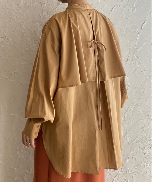 She's Closet（シーズクローゼット）の「バンドカラーボリュームスリーブバックリボン長袖ブロードケープシャツ（シャツ/ブラウス・レディース・ホワイト/ブラック/ベージュ/ブルー/ナチュラル/グリーン/ピンク/ネイビー/ベージュ系その他/ピンク系その他・FREE）」の6枚目の写真