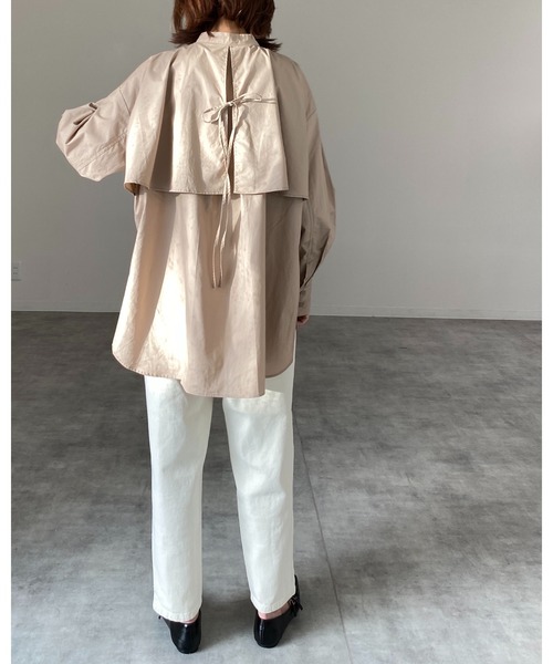 She's Closet（シーズクローゼット）の「バンドカラーボリュームスリーブバックリボン長袖ブロードケープシャツ（シャツ/ブラウス・レディース・ホワイト/ブラック/ベージュ/ブルー/ナチュラル/グリーン/ピンク/ネイビー/ベージュ系その他/ピンク系その他・FREE）」の17枚目の写真