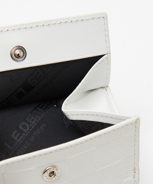 L.E.D.BITES（エルイーディーバイツ）の「L.E.D.BITES Grele 型押し三つ折り財布（財布・メンズ・ネイビー/ブラック・フリー）」の10枚目の写真
