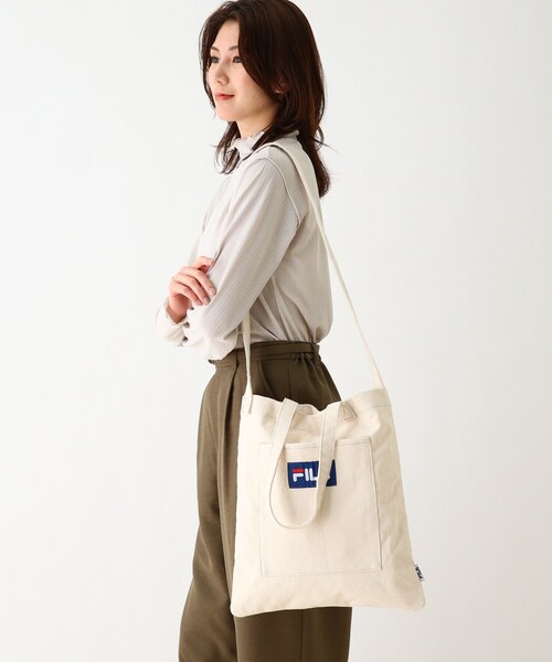 FILA（フィラ）の「◆【FILA別注】キャンバストート（トートバッグ・レディース・アイボリー/ブラック系4/カーキ系3・00）」の4枚目の写真