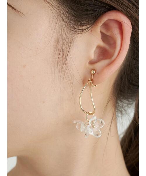 earth music&ecology（アースミュージックアンドエコロジー）の「クリアフラワーイヤリング ＊（イヤリング・レディース・ブラウン/クリア・FREE）」の12枚目の写真