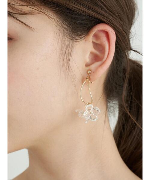 earth music&ecology（アースミュージックアンドエコロジー）の「クリアフラワーイヤリング ＊（イヤリング・レディース・ブラウン/クリア・FREE）」の7枚目の写真