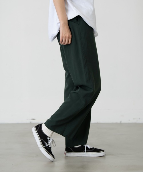 EDIT Gris（エディットグリ）の「リラックスストレートパンツ（その他パンツ・レディース・ブラック/ダークグリーン/オレンジ・FREE）」の5枚目の写真