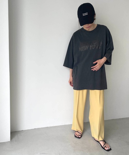 CANAL JEAN(キャナルジーン)の「via j(ヴィアジェイ) "NEW YORK"ピグメント半袖Tシャツ(Tシャツ/カットソー・レディース・チャコールグレー/グリーン・ONE SIZE)」の3枚目の写真