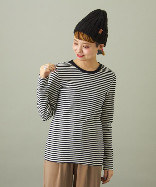 CUBE SUGAR（キューブシュガー）の「ショートスラブフライス ボーダー 長袖 クルーネック（Tシャツ/カットソー・レディース・モカ/ブラック×ホワイト/ホワイト系その他/ブラウン系その他/パープル系その他/グレー×ホワイト/マルチ/ラベンダー/ピンク/ペールイエロー/ベージュ×ブラック/ブルー系その他/キャメル/ブラック系その他・M）」の3枚目の写真