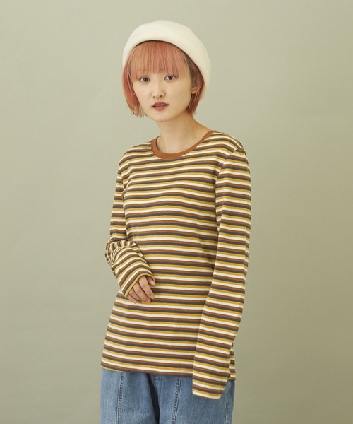 CUBE SUGAR（キューブシュガー）の「ショートスラブフライス ボーダー 長袖 クルーネック（Tシャツ/カットソー・レディース・モカ/ブラック×ホワイト/ホワイト系その他/ブラウン系その他/パープル系その他/グレー×ホワイト/マルチ/ラベンダー/ピンク/ペールイエロー/ベージュ×ブラック/ブルー系その他/キャメル/ブラック系その他・M）」の11枚目の写真