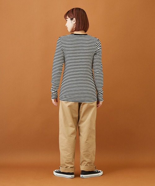 CUBE SUGAR（キューブシュガー）の「ショートスラブフライス ボーダー 長袖 クルーネック（Tシャツ/カットソー・レディース・モカ/ブラック×ホワイト/ホワイト系その他/ブラウン系その他/パープル系その他/グレー×ホワイト/マルチ/ラベンダー/ピンク/ペールイエロー/ベージュ×ブラック/ブルー系その他/キャメル/ブラック系その他・M）」の21枚目の写真