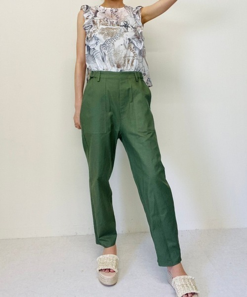 DOLLUPOOPS（ドールアップウップス）の「サファリプリント使いフリルスリーブロンパース（つなぎ/オールインワン・レディース・ブラック/オフホワイト・38）」の10枚目の写真