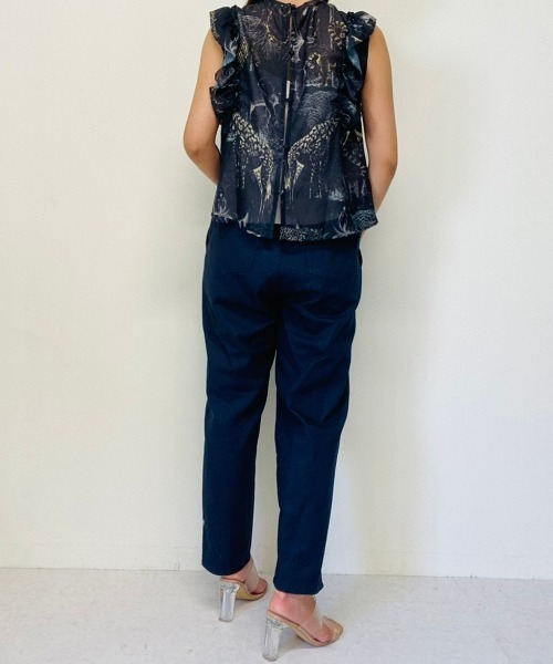 DOLLUPOOPS（ドールアップウップス）の「サファリプリント使いフリルスリーブロンパース（つなぎ/オールインワン・レディース・ブラック/オフホワイト・38）」の5枚目の写真