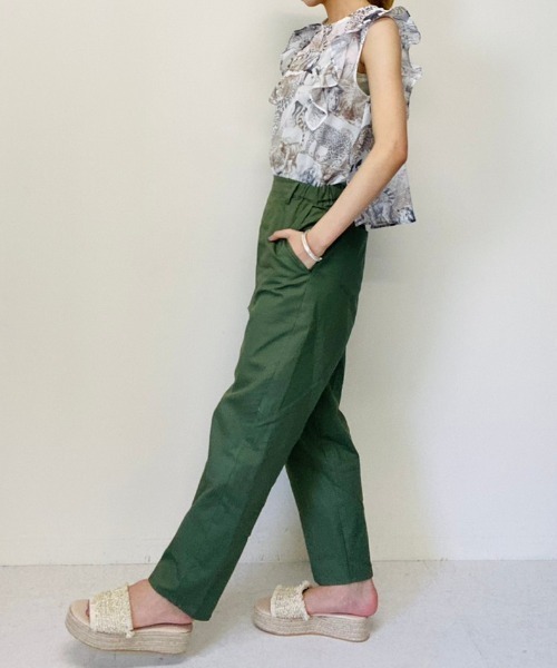 DOLLUPOOPS（ドールアップウップス）の「サファリプリント使いフリルスリーブロンパース（つなぎ/オールインワン・レディース・ブラック/オフホワイト・38）」の9枚目の写真