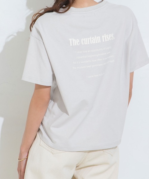 Newlyme（ニューリーミー）の「バックロゴTシャツ（Tシャツ/カットソー・レディース・ホワイト/ライトグレー/ブラック/ベージュ/ピンク/モカ/ホワイト×ブラック・MEDIUM/LARGE）」の4枚目の写真