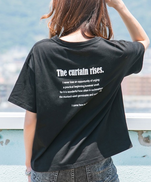 Newlyme（ニューリーミー）の「バックロゴTシャツ（Tシャツ/カットソー・レディース・ホワイト/ライトグレー/ブラック/ベージュ/ピンク/モカ/ホワイト×ブラック・MEDIUM/LARGE）」の3枚目の写真