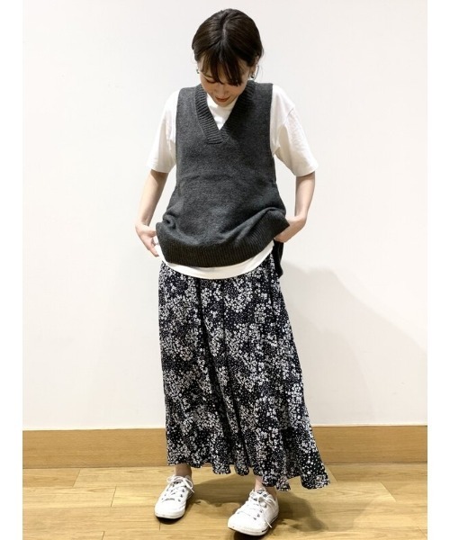 GAP(ギャップ)の「オーバーサイズ ハイロー セーターベスト(ベスト・レディース・チャコール/オリーブ/テラコッタ・M/XL/L/XS/XXS/S)」の8枚目の写真