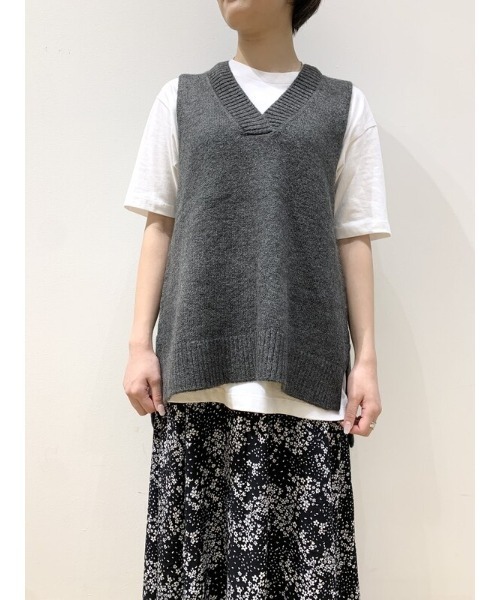 GAP(ギャップ)の「オーバーサイズ ハイロー セーターベスト(ベスト・レディース・チャコール/オリーブ/テラコッタ・M/XL/L/XS/XXS/S)」の9枚目の写真