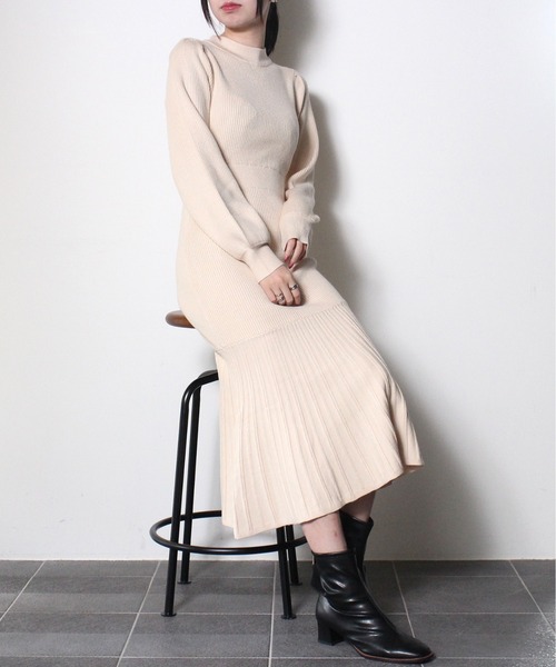 NOMAE(ノーマエ)の「【NOMAE】BACKリボンマーメイドニットワンピース(ワンピース・レディース・ホワイト/ブラック/ライトグリーン/ライトピンク・FREE)」の2枚目の写真