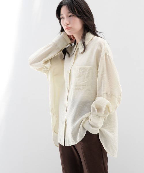 LOWRYS FARM（ローリーズファーム）の「シャイニーボタンスリーブＬＳ　217077（シャツ/ブラウス・レディース・ホワイト/ブラック/イエロー・FREE）」の5枚目の写真