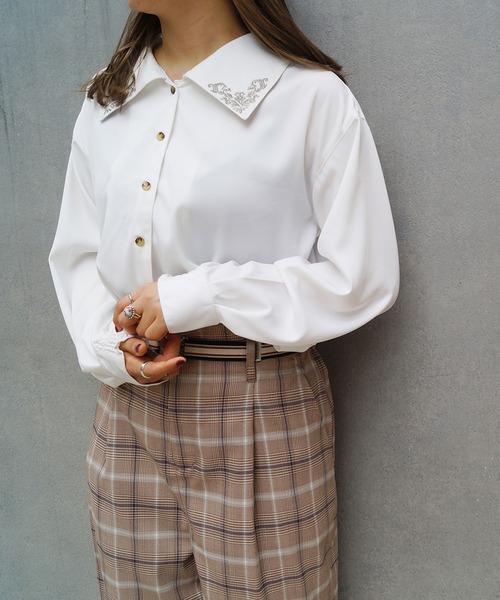 179/WG(イチナナキュウダブルジー)の「ビッグカラーエンブロイダリーブラウス(シャツ/ブラウス・レディース・グリーン/オフホワイト/ブラウン・MEDIUM)」の22枚目の写真