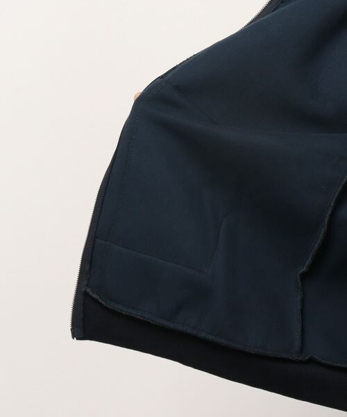 AVIREX(アヴィレックス)の「カモプリント シャギーボンディング ジップフーディー/ CAMO PRINT SHAGGY BONDING ZIP HOODIE(ブルゾン・レディース・グリーン系カモフラージュ/Black・FREE)」の3枚目の写真