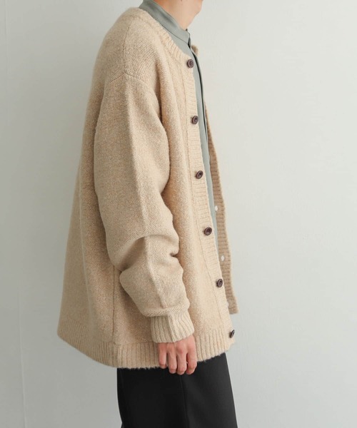 SENSE OF PLACE by URBAN RESEARCH（センスオブプレイスバイアーバンリサーチ）の「『ユニセックス』ブークレクルーネックカーディガン（カーディガン/ボレロ・メンズ・ライトブルー/ブラック/ベージュ/オレンジ/ブルー・MEDIUM/LARGE）」の8枚目の写真