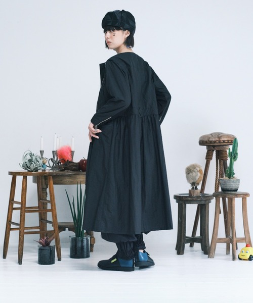 bedsidedrama(ベットサイドドラマ)の「bedsidedrama/ベッドサイドドラマ/Fake Riders Shirt Coat(ステンカラーコート・レディース・ライトグレー/ブラック・2/1)」の3枚目の写真