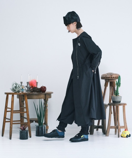 bedsidedrama(ベットサイドドラマ)の「bedsidedrama/ベッドサイドドラマ/Fake Riders Shirt Coat(ステンカラーコート・レディース・ライトグレー/ブラック・2/1)」の6枚目の写真