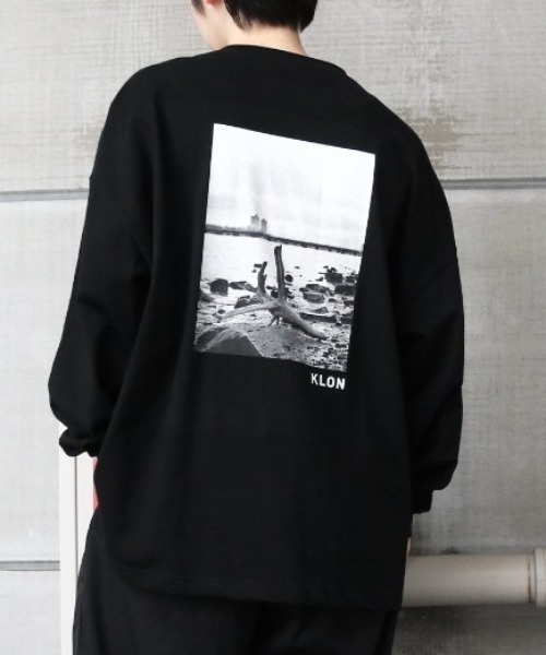 KLON(クローン)の「KLON graphic LONG T -drifting wood- (02)(Tシャツ/カットソー・レディース・ブラック/ホワイト・M/L)」の2枚目の写真