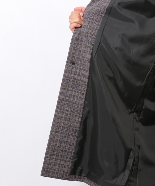 LAKOLE（ラコレ）の「チェック柄ウーリーテックステンカラーコート / 215636（ステンカラーコート・メンズ・ベージュ/チャコール・SMALL/MEDIUM/LARGE）」の13枚目の写真