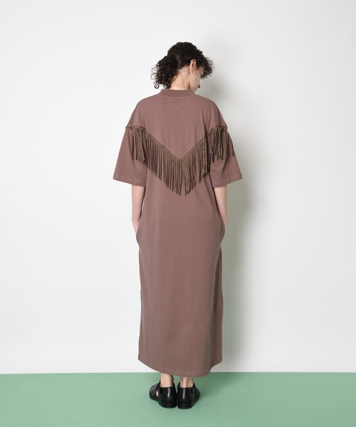 SUPERTHANKS（スーパーサンクス）の「スウェードフリンジモックネックオーバーサイズロングワンピース（ワンピース・レディース・モカ/ブラック/ホワイト・M/S）」の9枚目の写真