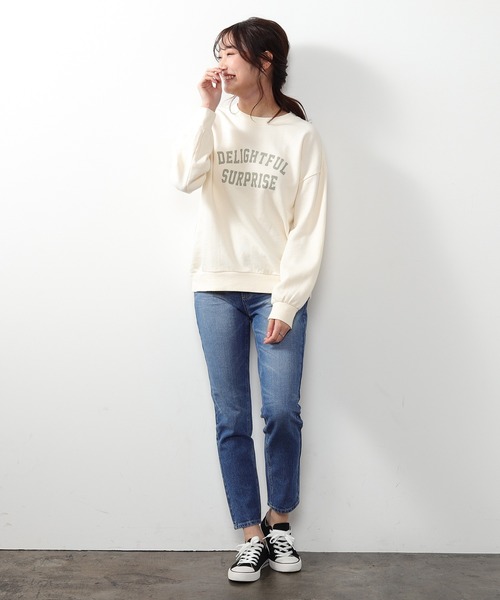 Honeys（ハニーズ）の「ロゴスウェットトップス（スウェット・レディース・アイボリー/ライトグリーン/コーラルピンク/ライトベージュ/サックスブルー/イエロー/スミクロ・LL/L/M）」の17枚目の写真