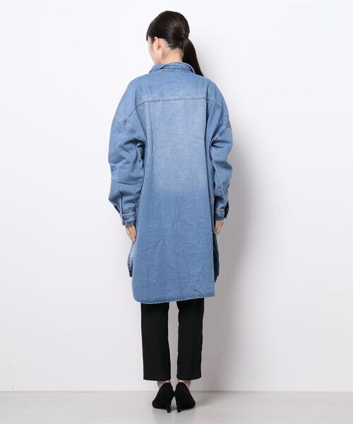 coca（coca）（コカ）の「ゆったりデニムジャケット（デニムジャケット・レディース・ライトブルー・M/L）」の3枚目の写真