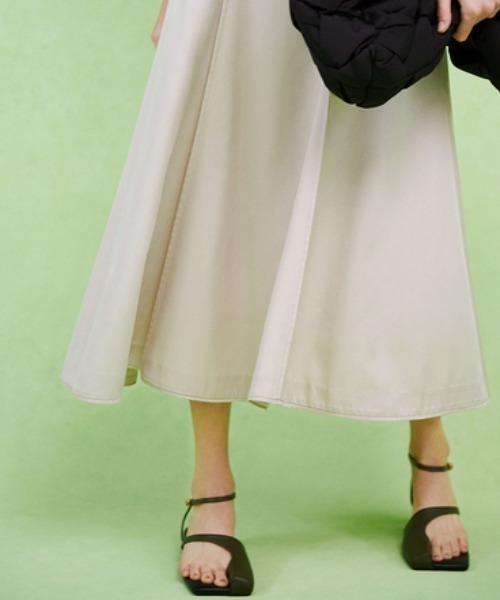 Mila Owen（ミラオーウェン）の「トングストラップフラットサンダル（サンダル・レディース・アイボリー/カーキ/ブラック・38/37/36）」の5枚目の写真