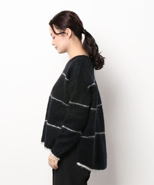 IENA(イエナ)の「キッドモヘア混クルーネックプルオーバー◆(ニット/セーター・レディース・ライトグレー/サックスブルー/ブラック系その他・FREE)」の21枚目の写真