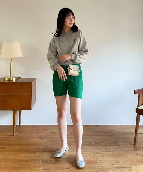 EPIMI E'PIMMY（エピミエピミー）の「〈Set upにも〉リブ編みラメニットショートパンツ（その他パンツ・レディース・ブラック/オフホワイト/グリーン/グレイッシュベージュ・MEDIUM）」の8枚目の写真