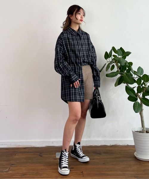 EPIMI E'PIMMY（エピミエピミー）の「〈Set upにも〉リブ編みラメニットショートパンツ（その他パンツ・レディース・ブラック/オフホワイト/グリーン/グレイッシュベージュ・MEDIUM）」の22枚目の写真